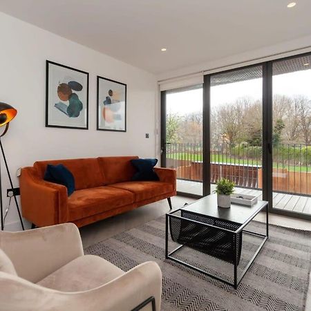 Modern 2 Bedroom Apartment In Wimbledon London Bagian luar foto