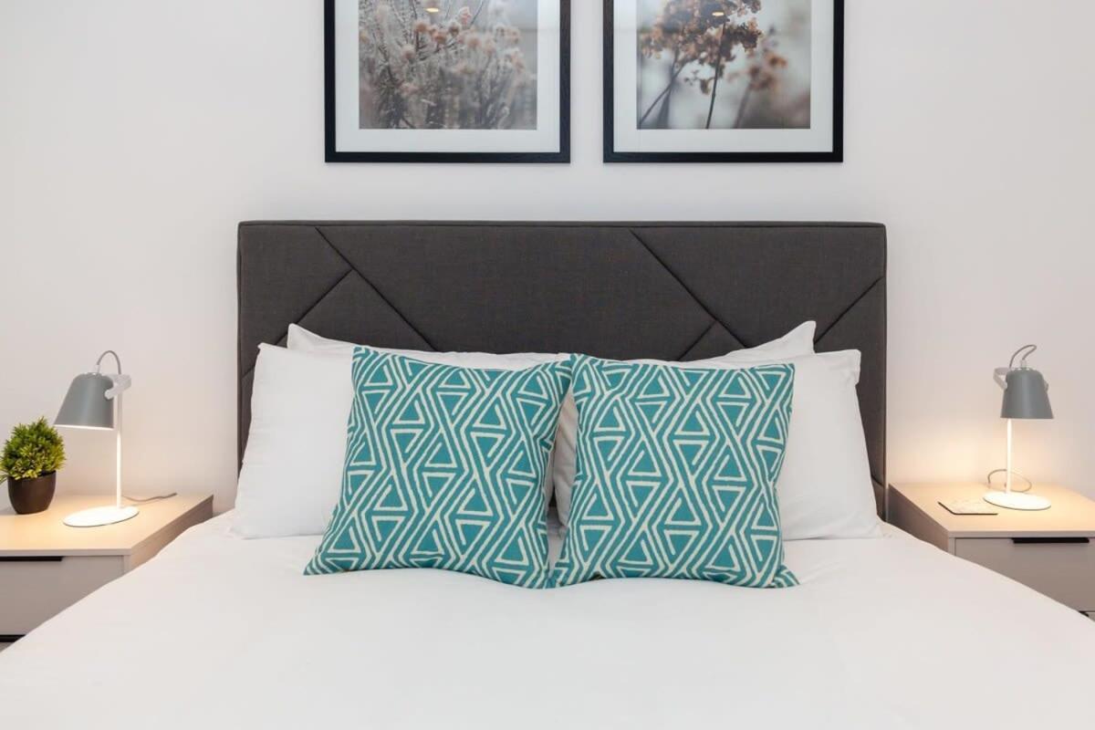 Modern 2 Bedroom Apartment In Wimbledon London Bagian luar foto